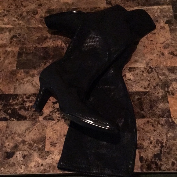 Boots - Picture 4 of 6